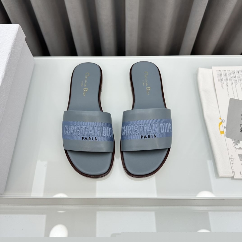 ch**an D*or slippers